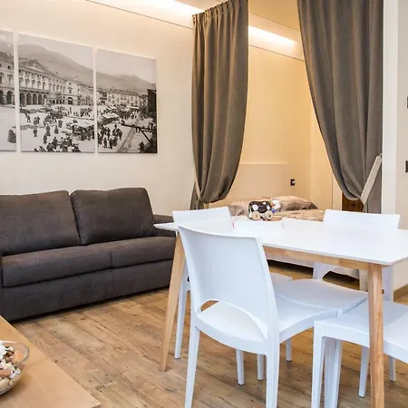 - La Piazza Appartement *