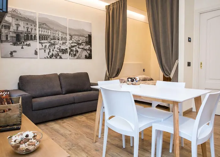- La Piazza Appartement *